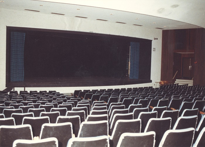 1981 b 1